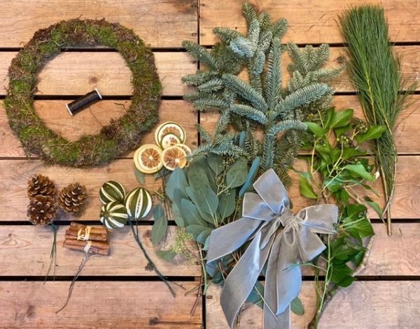 Wreath Making Kit    GREEN OR RED